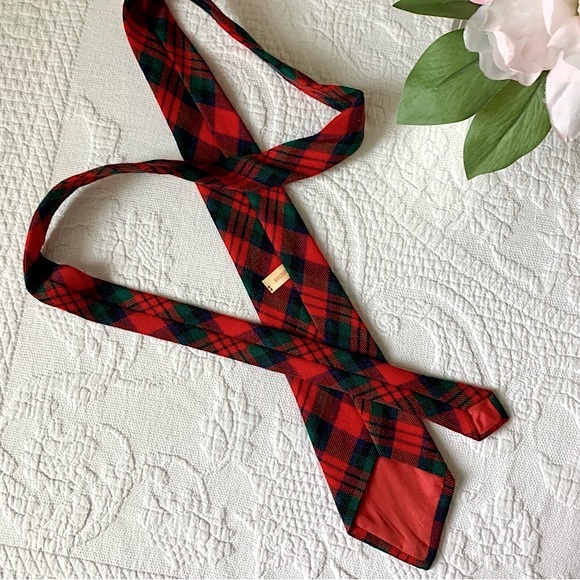 Lochcarron of Scotland MacDuff Tartan Plaid Wool Tie - Picture 4 of 14